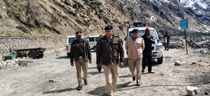 चारधाम यात्रा से पहले पुलिस अलर्ट: यात्रा व्यवस्थाओं को लेकर सीओ ने किया निरीक्षण, सुरक्षा और सुविधाओं पर खास फोकस