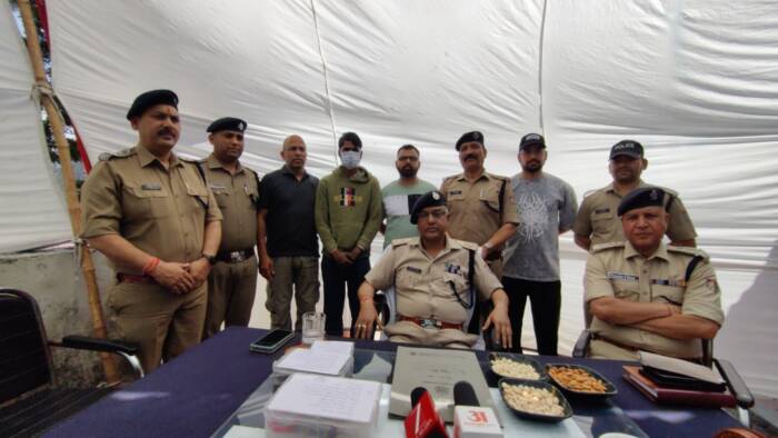 चमोली पुलिस और एसओजी की बड़ी कामयाबी: चोरी का खुलासा, लाखों का माल बरामद