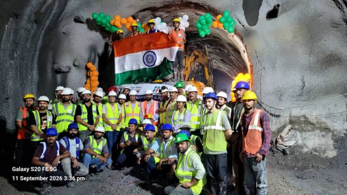 उत्तराखंड : ऋषिकेश कर्णप्रयाग रेल परियोजना : ढालवाला-शिवपुरी टनल का ब्रेकथ्रू पूरा, जानें कब शुरू होगा ऋषिकेश-कर्णप्रयाग रेल लाइन पर सपनों का सफर